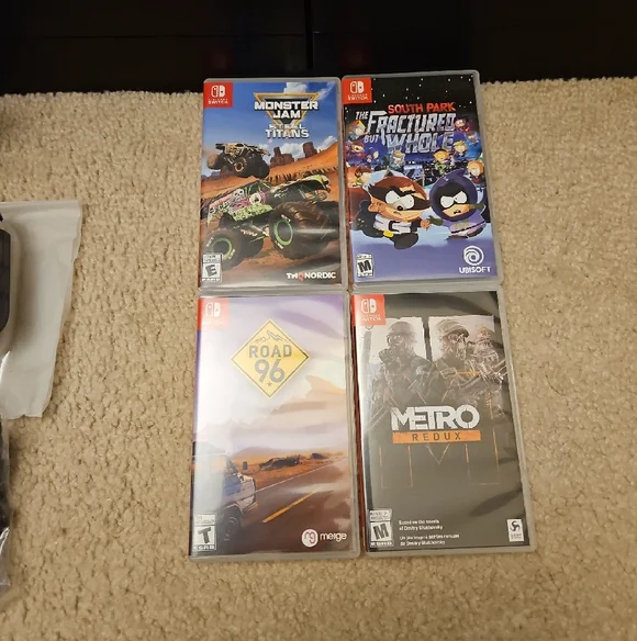 Nintendo Switch White OLED Console | Charging Dock, HDMI, Games, Ergonomic Case - Picture 7 of 10